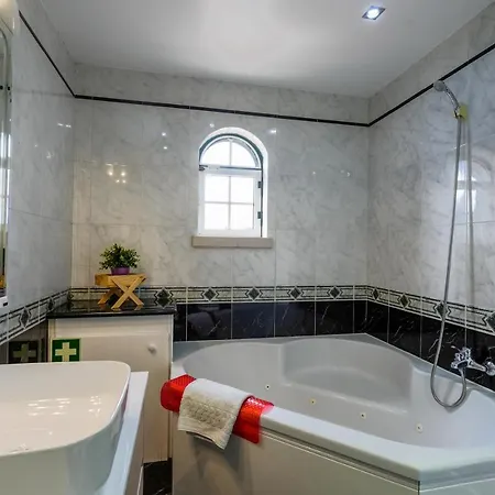 Moradia Com Piscina Holiday home *